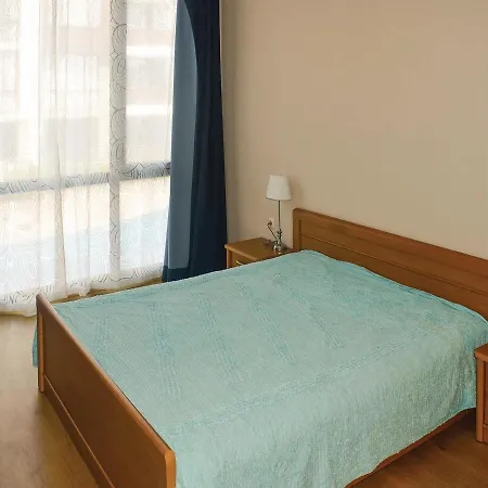 One-bedroom In 네세부르